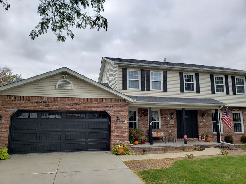 Expert Garage Door Repair near Clinton, IL